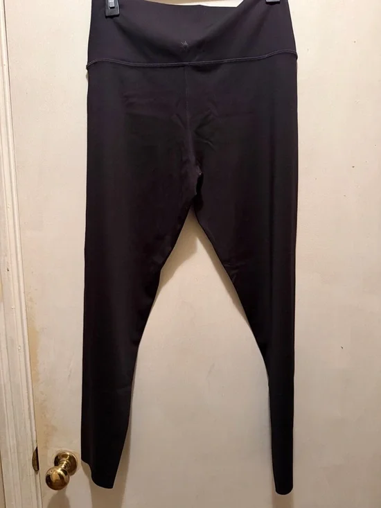 aerie Black High-Waisted Leggings - Picture 3 of 3